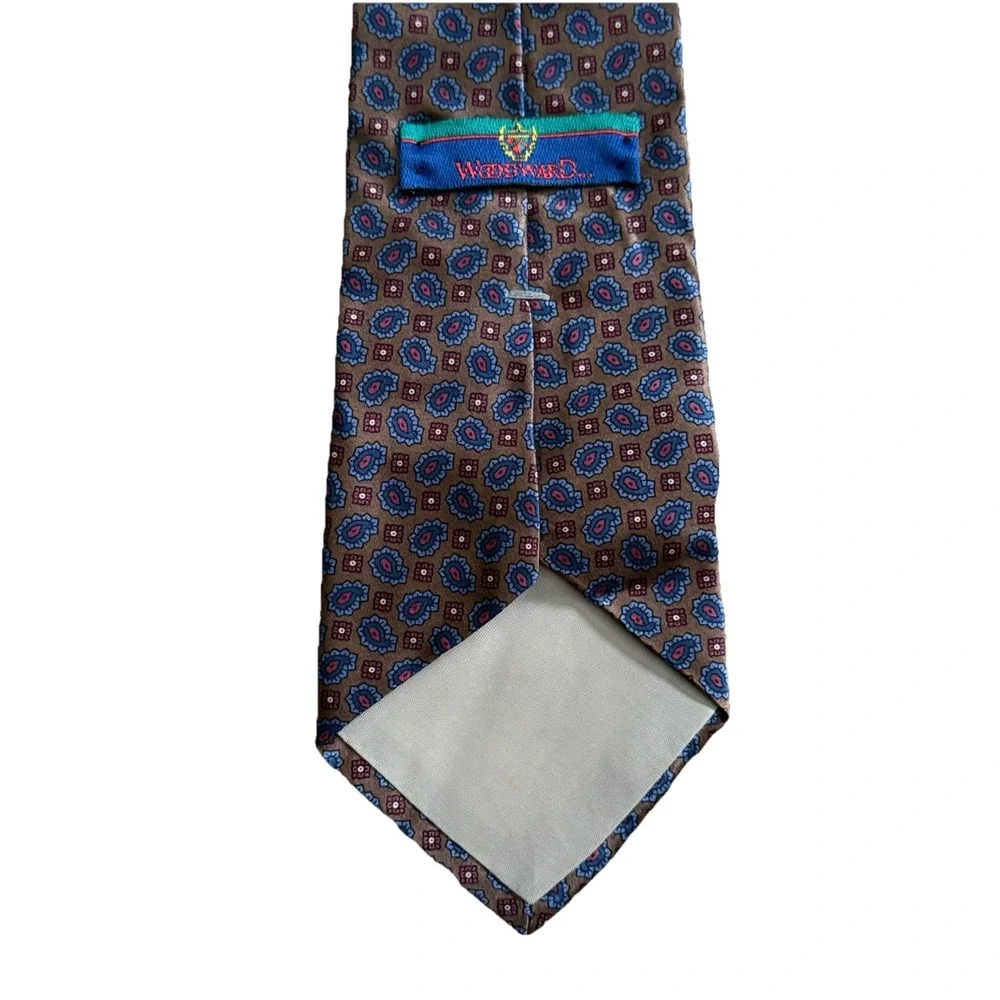 Vintage Woodward Tie Brown Paisley‎ Pattern 100% Italian Silk